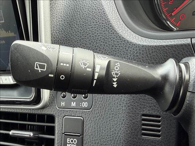 TOYOTA NOAH 2016 Image 31