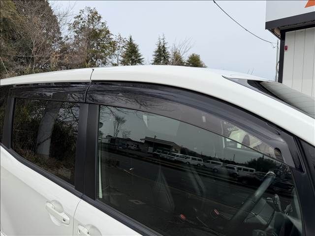 TOYOTA NOAH 2016 Image 31