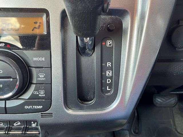 SUZUKI HUSTLER 4WD 2015 Image 31