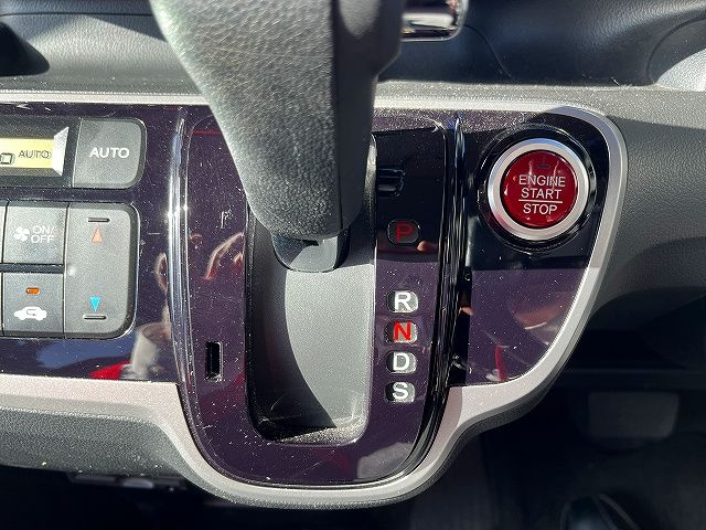 HONDA N BOX CUSTOM 2013 Image 31