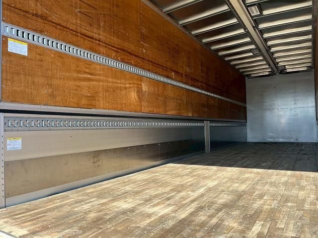 NISSAN DIESEL QUON 2018 Image 31