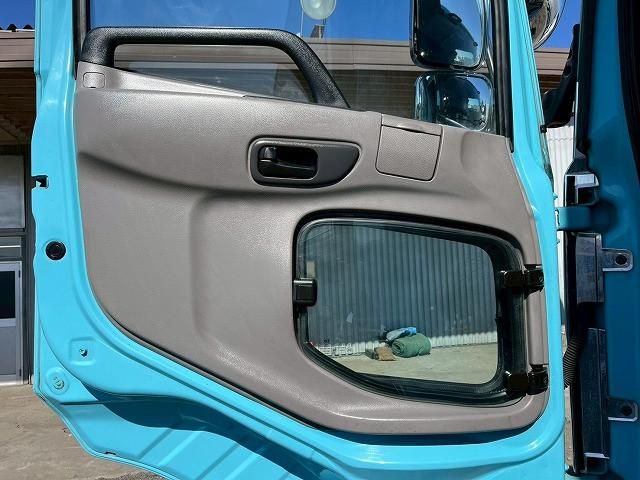 NISSAN DIESEL QUON 2018 Image 31