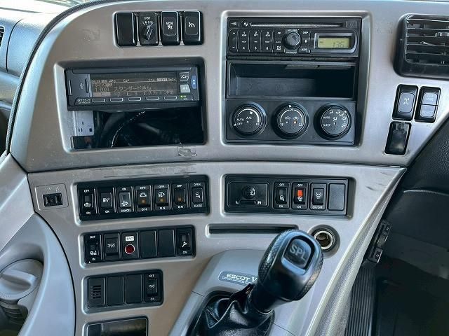 NISSAN DIESEL QUON 2018 Image 31