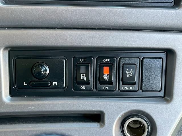 NISSAN DIESEL QUON 2018 Image 31