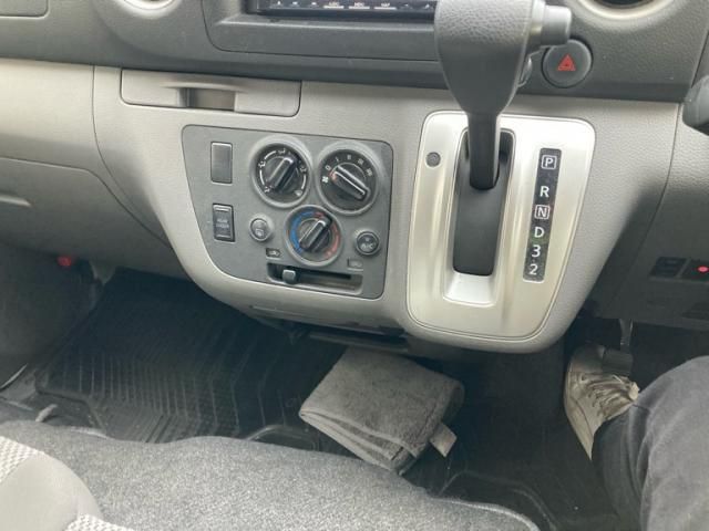 NISSAN NV350 CARAVAN 2022 Image 31