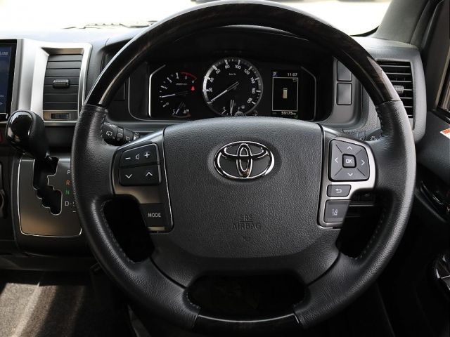 TOYOTA HIACE VAN 4WD 2021 Image 31