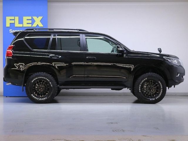 TOYOTA LANDCRUISER PRADO 2023 Image 31