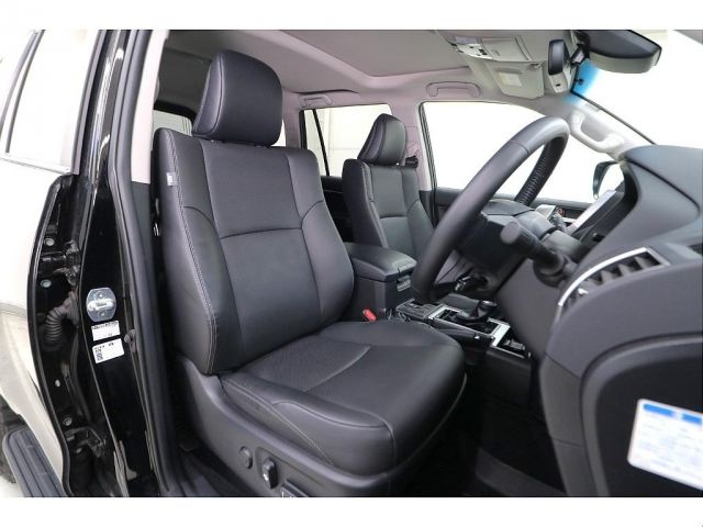 TOYOTA LANDCRUISER PRADO 2023 Image 31