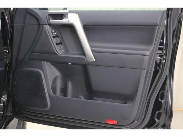 TOYOTA LANDCRUISER PRADO 2023 Image 31