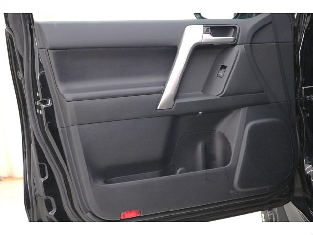 TOYOTA LANDCRUISER PRADO 2023 Image 31