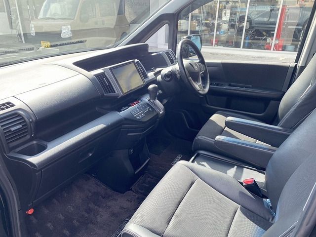 HONDA STEPWAGON SPADA 2012 Image 31