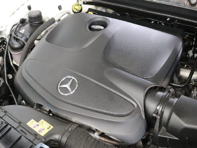 MERCEDES BENZ GLA CL 2018 Image 31