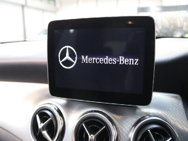 MERCEDES BENZ GLA CL 2018 Image 31