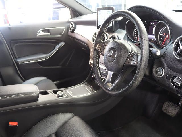 MERCEDES BENZ GLA CL 2018 Image 31