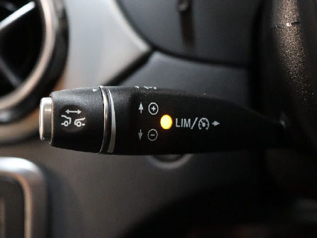 MERCEDES BENZ GLA CL 2018 Image 31