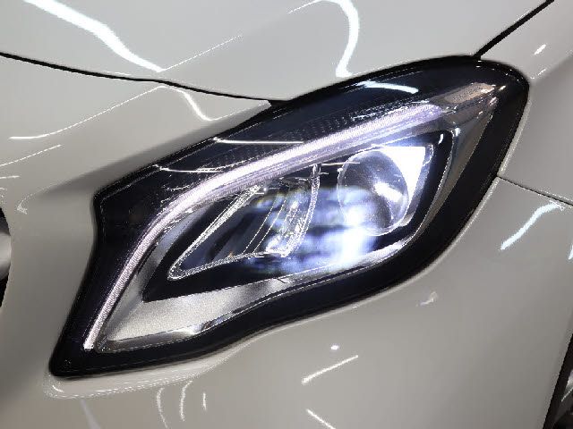 MERCEDES BENZ GLA CL 2018 Image 31