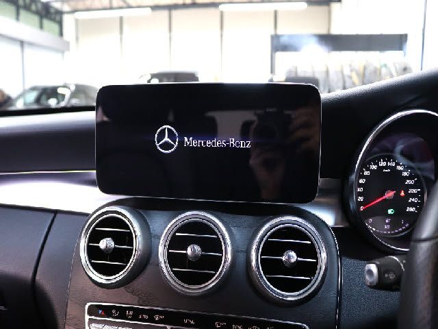 MERCEDES BENZ C CLAS 2018 Image 31