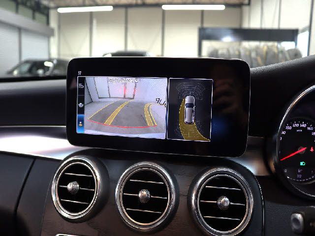 MERCEDES BENZ C CLAS 2018 Image 31