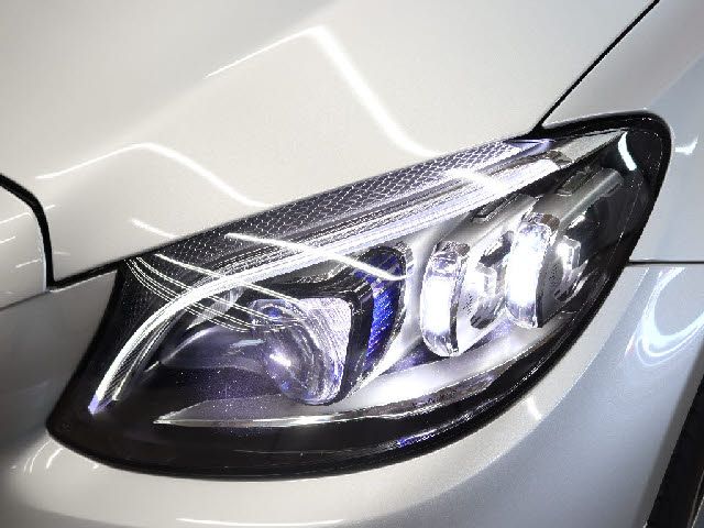 MERCEDES BENZ C CLAS 2018 Image 31