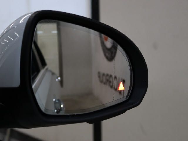 MERCEDES BENZ C CLAS 2023 Image 31