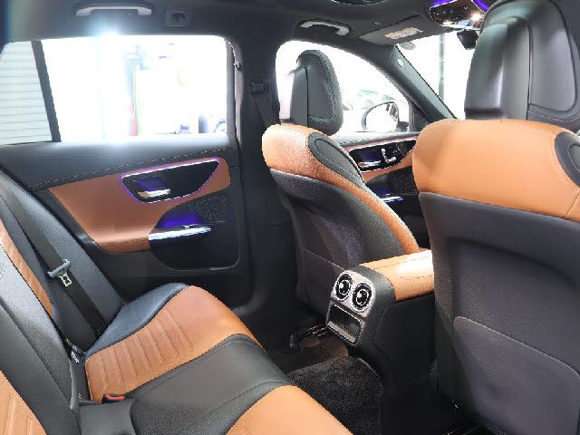 MERCEDES BENZ C CLAS 2023 Image 31