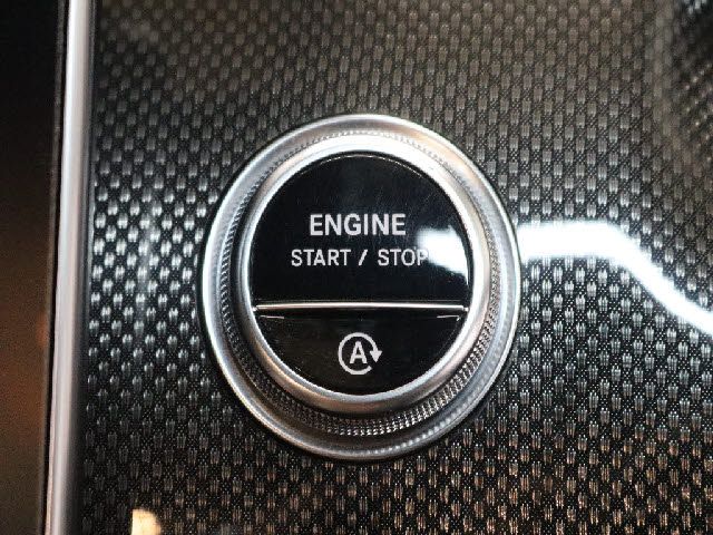 MERCEDES BENZ C CLAS 2023 Image 31