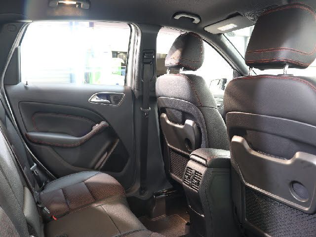 MERCEDES BENZ B CLAS 2015 Image 31