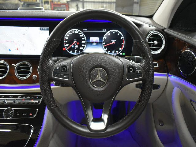 MERCEDES BENZ E CLAS 2017 Image 31