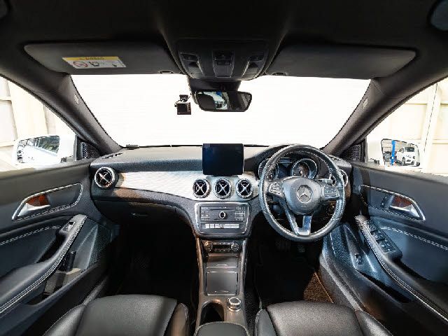 MERCEDES BENZ CLA SH 2018 Image 31