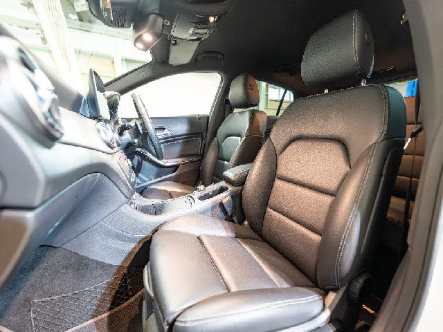 MERCEDES BENZ CLA SH 2018 Image 31