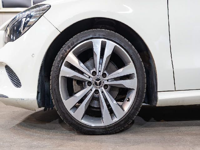 MERCEDES BENZ CLA SH 2018 Image 31