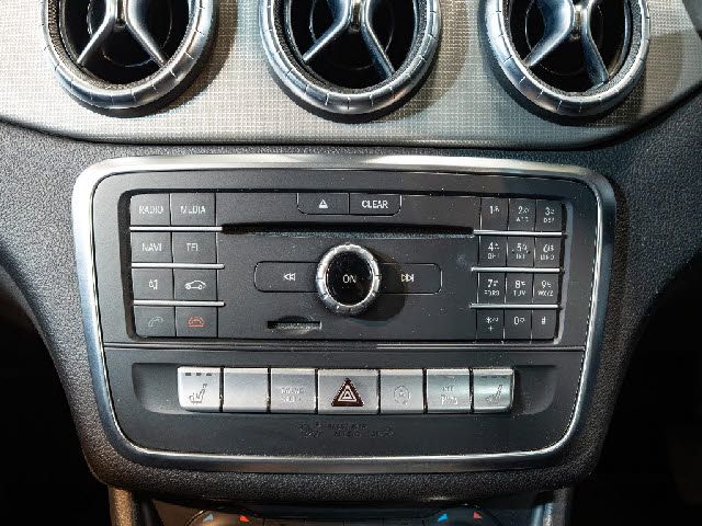 MERCEDES BENZ CLA SH 2018 Image 31