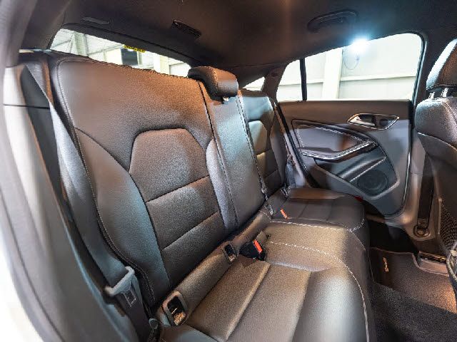 MERCEDES BENZ CLA SH 2018 Image 31