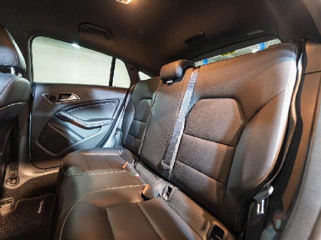 MERCEDES BENZ CLA SH 2018 Image 31