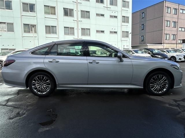 TOYOTA CROWN SEDAN HYBRID 4 2020 Image 31