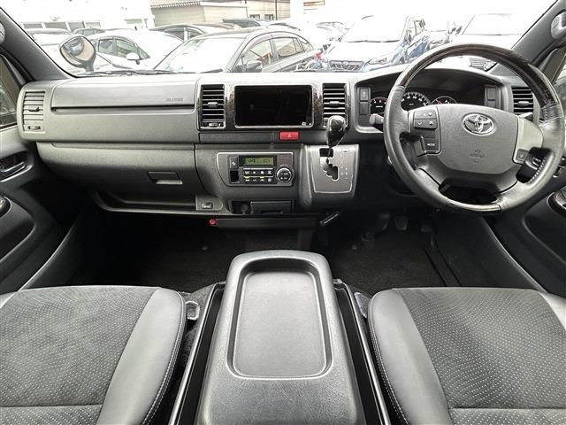 TOYOTA HIACE VAN 4WD 2020 Image 31