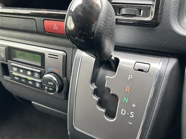 TOYOTA HIACE VAN 4WD 2020 Image 31