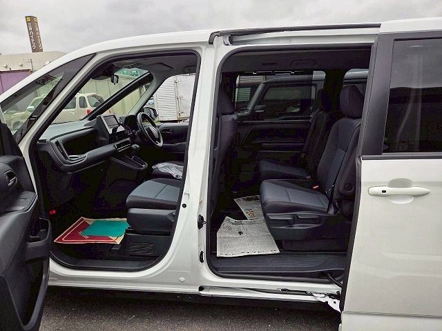 TOYOTA NOAH HYBRID 2025 Image 31