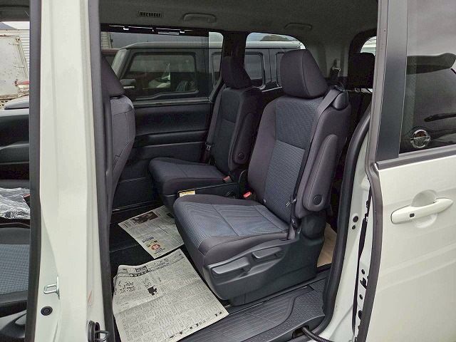 TOYOTA NOAH HYBRID 2025 Image 31