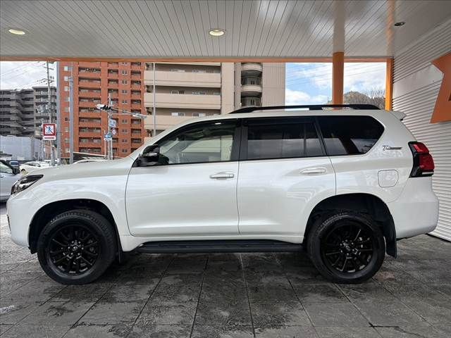 TOYOTA LANDCRUISER PRADO 2022 Image 31