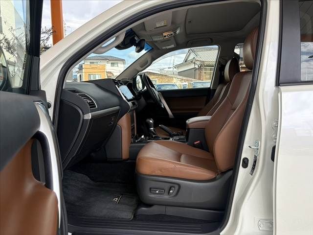 TOYOTA LANDCRUISER PRADO 2022 Image 31