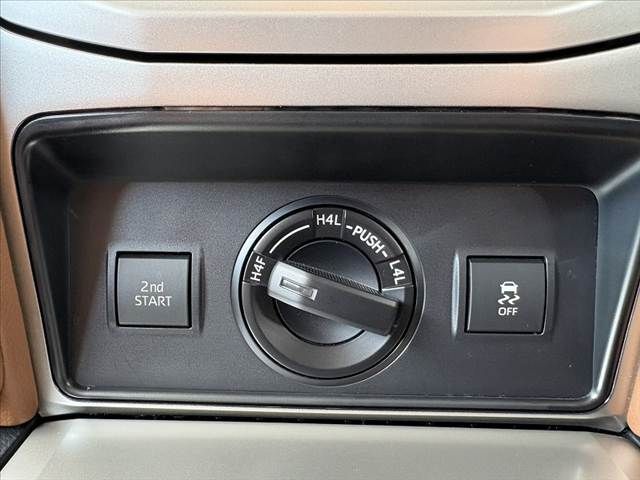 TOYOTA LANDCRUISER PRADO 2022 Image 31