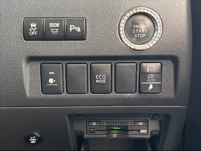 TOYOTA VELLFIRE 2013 Image 31