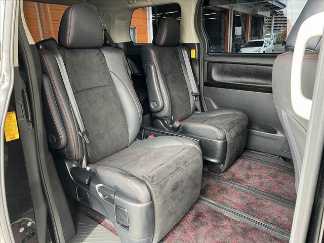 TOYOTA VELLFIRE 2013 Image 31