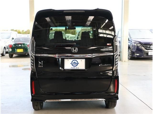 HONDA N BOX CUSTOM 2023 Image 31