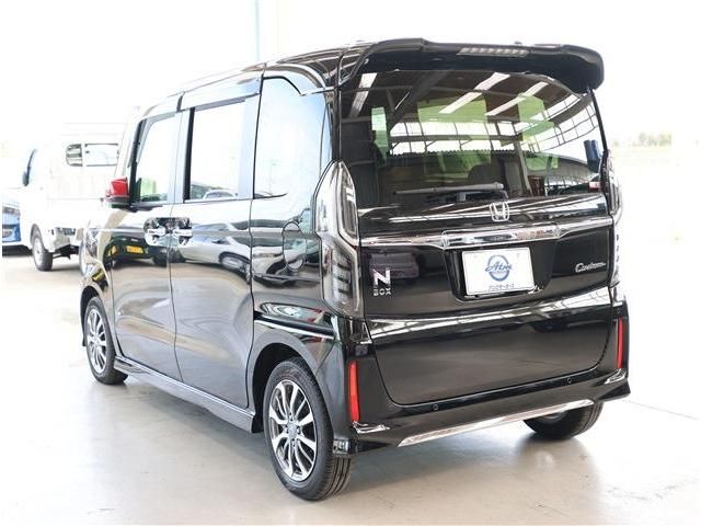 HONDA N BOX CUSTOM 2023 Image 31