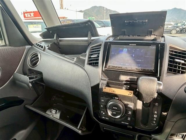 NISSAN ROOX 2012 Image 31