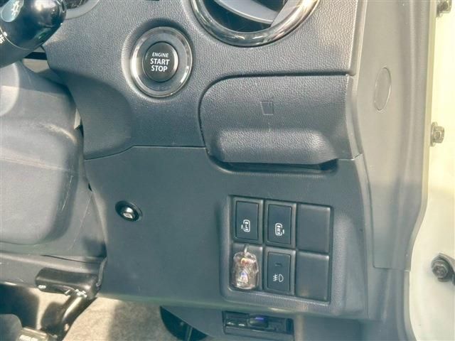 NISSAN ROOX 2012 Image 31