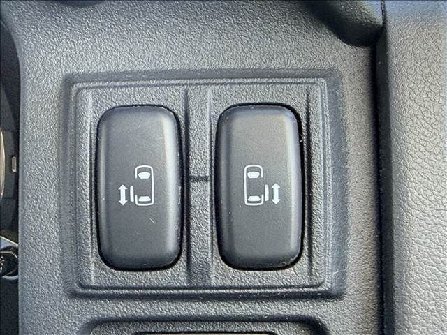 MITSUBISHI DELICA D:5 4WD 2011 Image 31