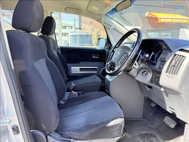 MITSUBISHI DELICA D:5 4WD 2011 Image 31